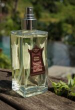 Nawilżająca mgiełka Kwiat Lotosu i Frangipani La Sultane de Saba - obrazek 2